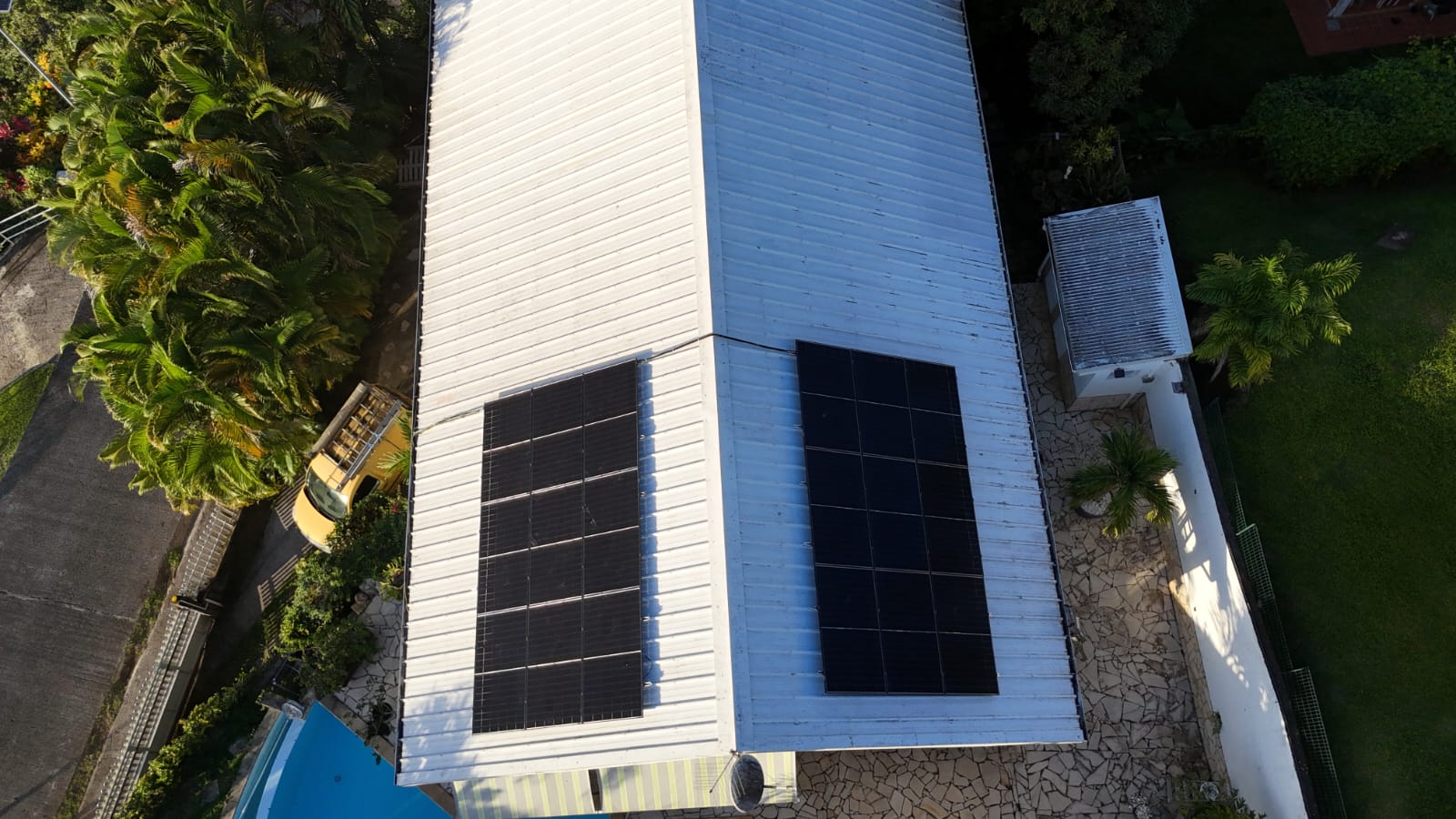 Installation de panneaux solaires au Lamentin, Martinique